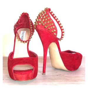 Steve Madden Studded Heels in AMAZING Condition!